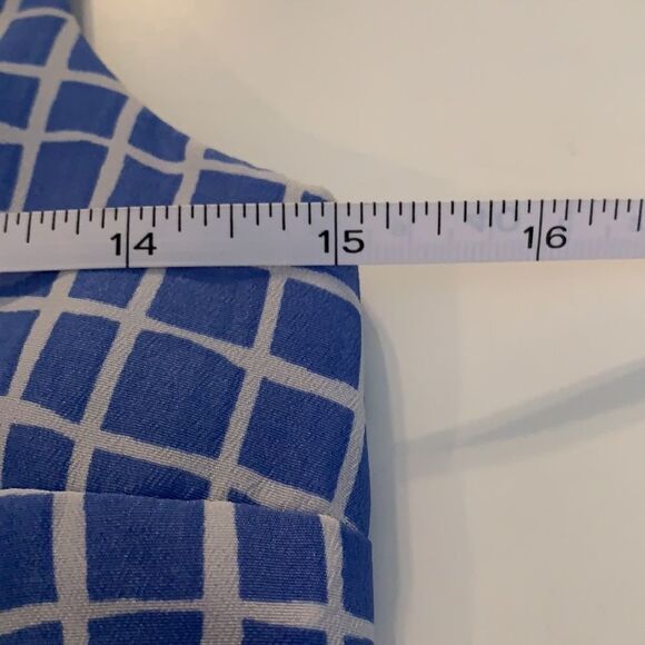 𝅺gap peplum top Sleeveless unique back design blue checked silky material - Picture 6 of 7